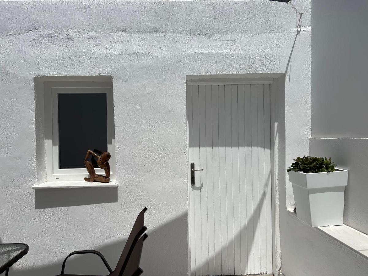 3 Bedroom House Included Free Car Rental Perissa  Exterior foto